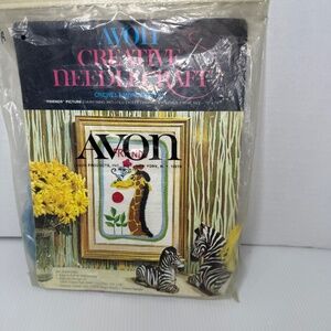 Vintage 1970s Avon Creative Needlecraft "FRIENDS" Crewel Embroidery Kit Giraffe